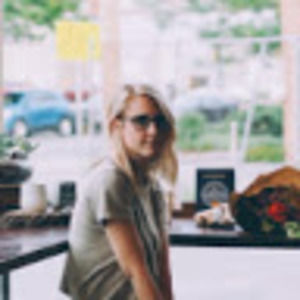 Meet your Posher, Alyson